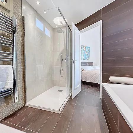 Croisette - 2 Bedrooms - Panoramic Sea View * カンヌ