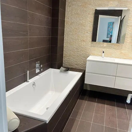 Croisette - 2 Bedrooms - Panoramic Sea View 칸느